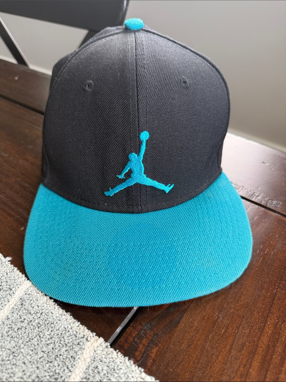 Jordan men’s Black and Teal Jumpman Flat Brim Hat